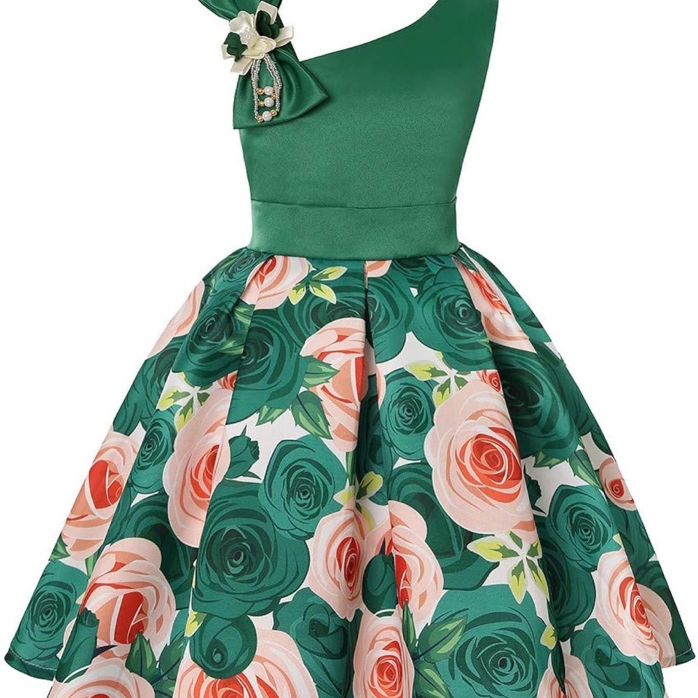 Flower Dress Green Girl size 120 translate to girl 6. NWT